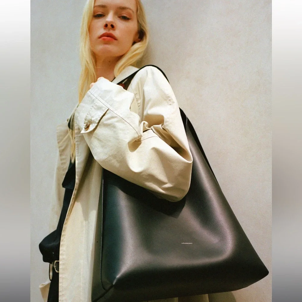 Minimal Black Leather Hobo Bag - Unbranded